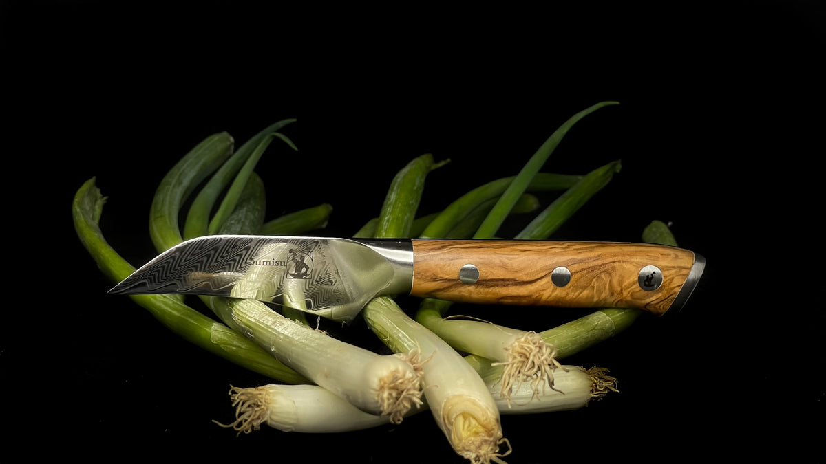 67 lag damaskus stål med smukt mønster. Inspireret af japansk kniv og der lyse nordiske look