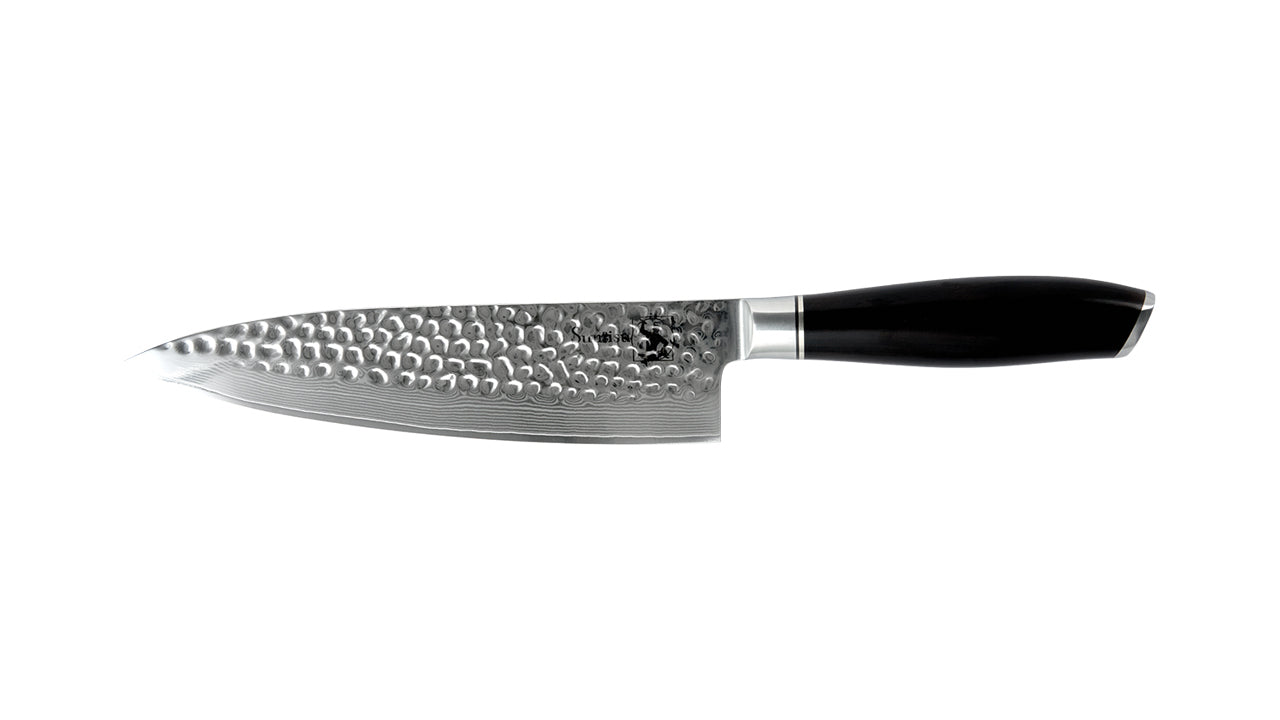 Kaki kokkekniv i 67 lag damaskusstål. FSC certificeret ibenholttræ